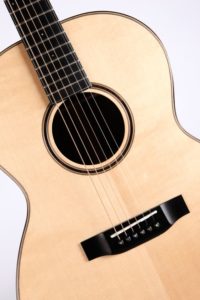 Auden Guitars Chester 000 Spruce full body acoustic front close up image