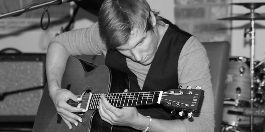 Scott Booth - Auden Guitars artist