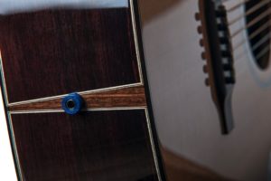 Auden Edgar Baritone acoustic guitar - cedar end detail image